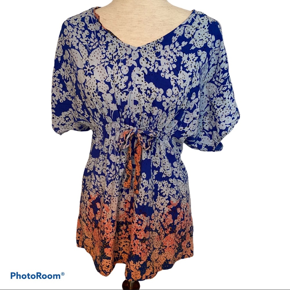 CAbi TOP TUNIC V-NECK BLUE WHITE SHORT SLEEVE SIZE S